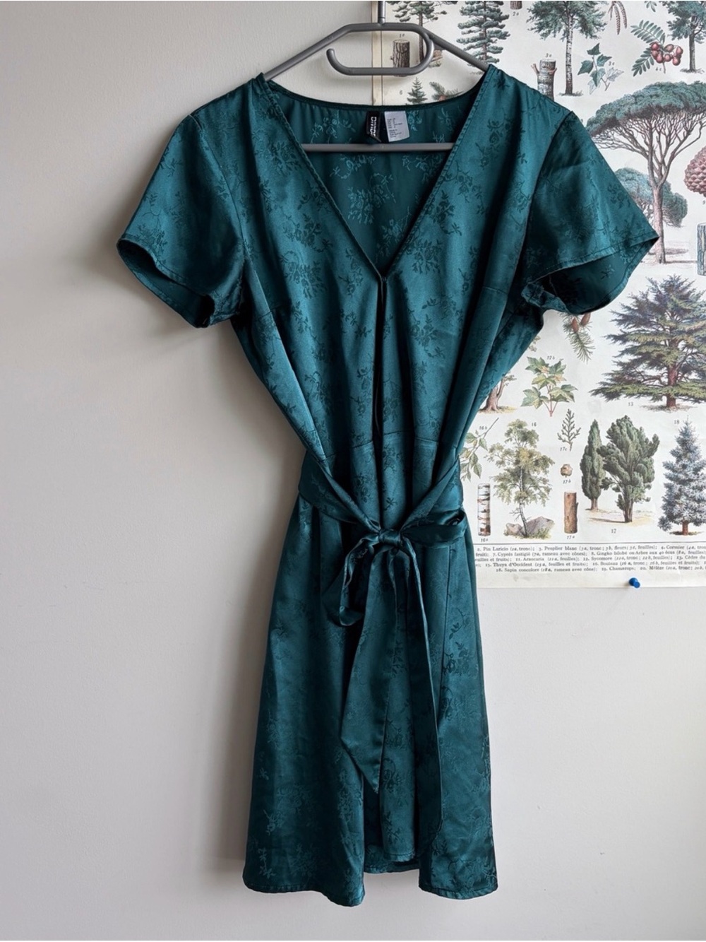 H&M Satin V-Neck Floral Wrap Dress Green Size 6